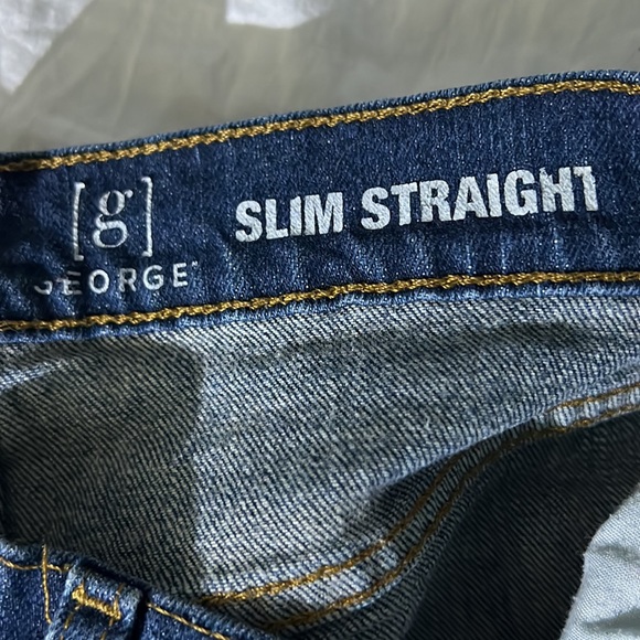 Too small - Picture 4 of 4